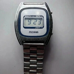 Medina 1980s Digital Watch LCD Quartz Adjustable Band Works!